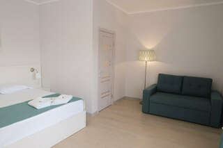 Гостевой дом Вилла Виталия Ейск Классический четырехместный номер-5