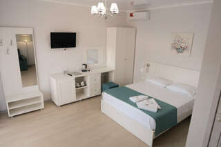 Гостевой дом Вилла Виталия Ейск Классический четырехместный номер-6