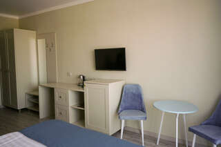 Гостевой дом Вилла Виталия Ейск Трёхместный улучшенный номер-3