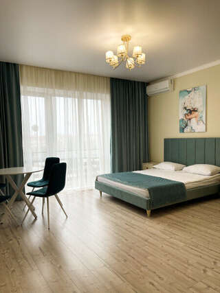 Гостевой дом Вилла Виталия Ейск Двухкомнатный пятиместный люкс-1