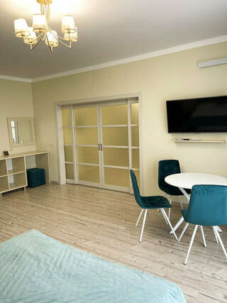 Гостевой дом Вилла Виталия Ейск Семейный люкс-5